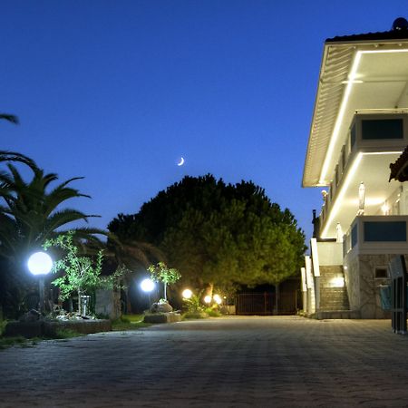 Seaview Aparthotel Nea Poteidaia Exterior photo