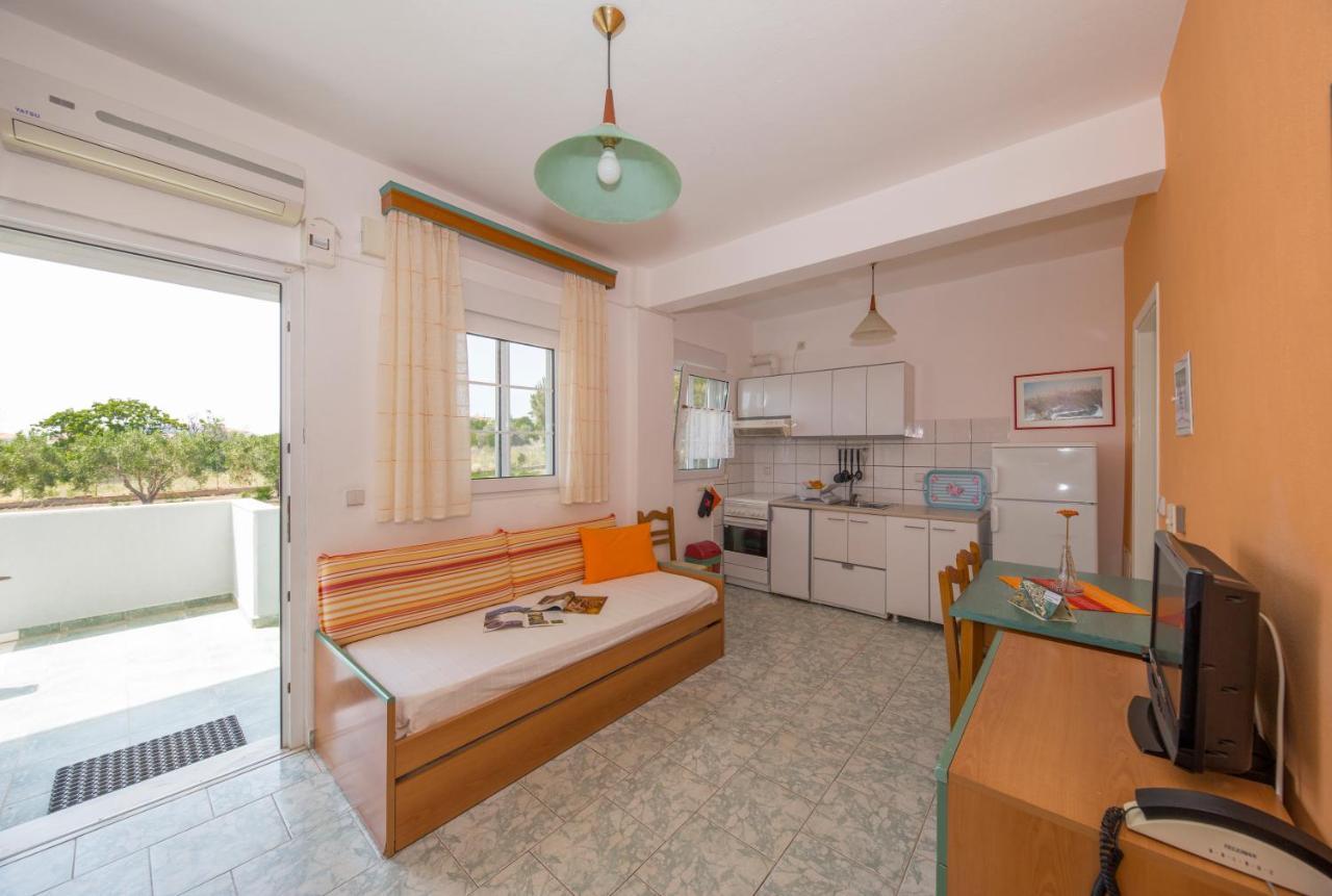 Seaview Aparthotel Nea Poteidaia Exterior photo