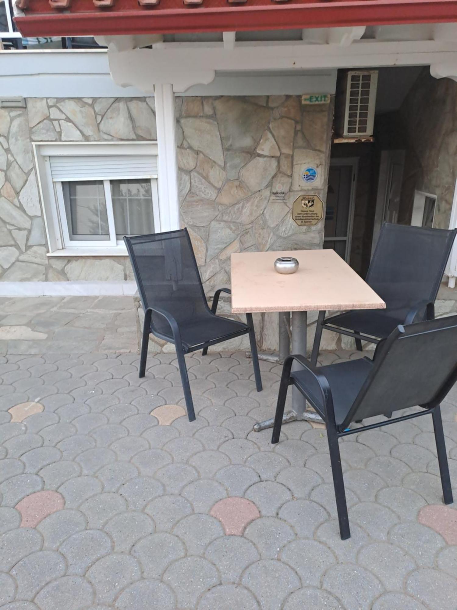 Seaview Aparthotel Nea Poteidaia Exterior photo