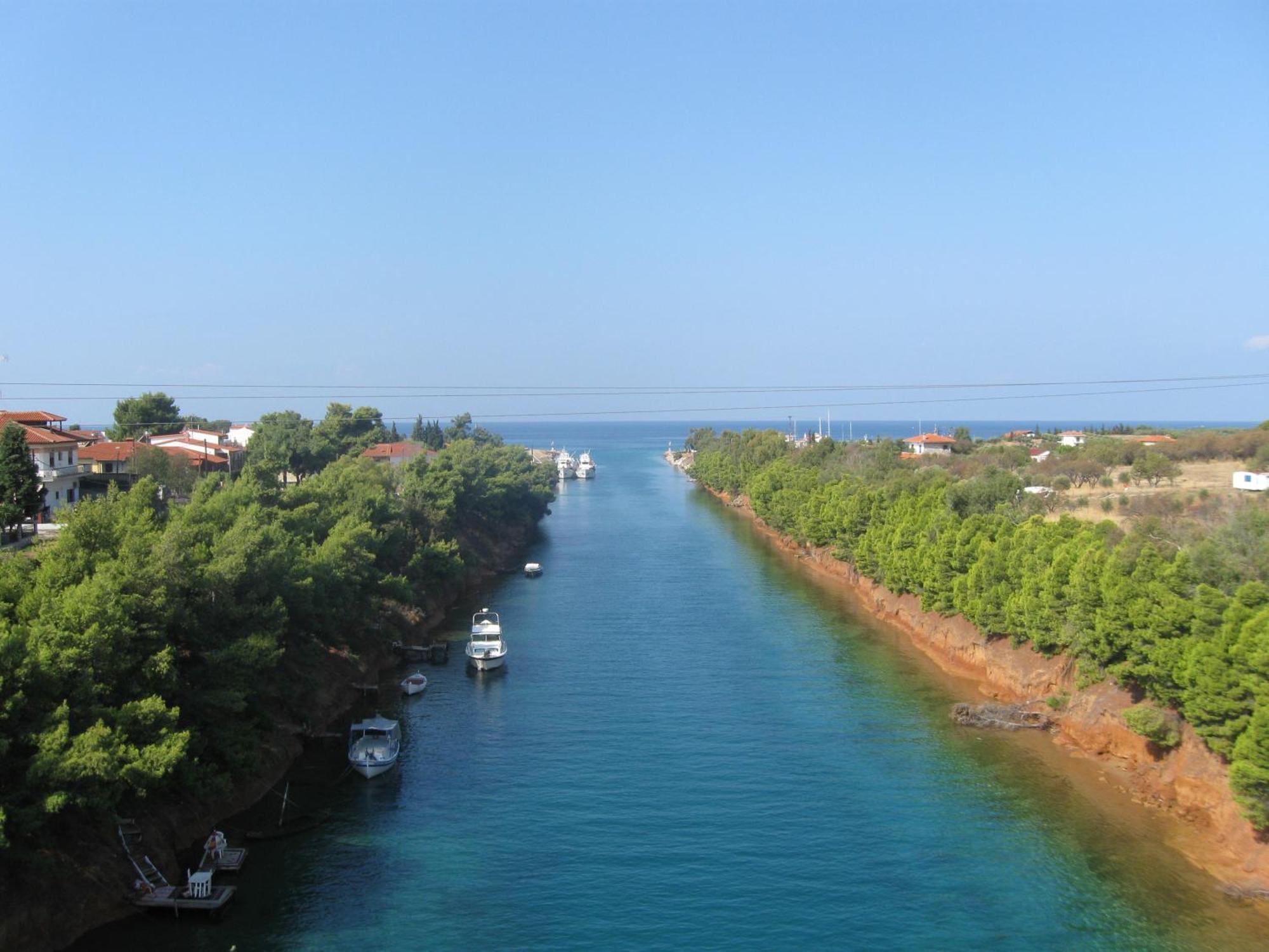 Seaview Aparthotel Nea Poteidaia Exterior photo