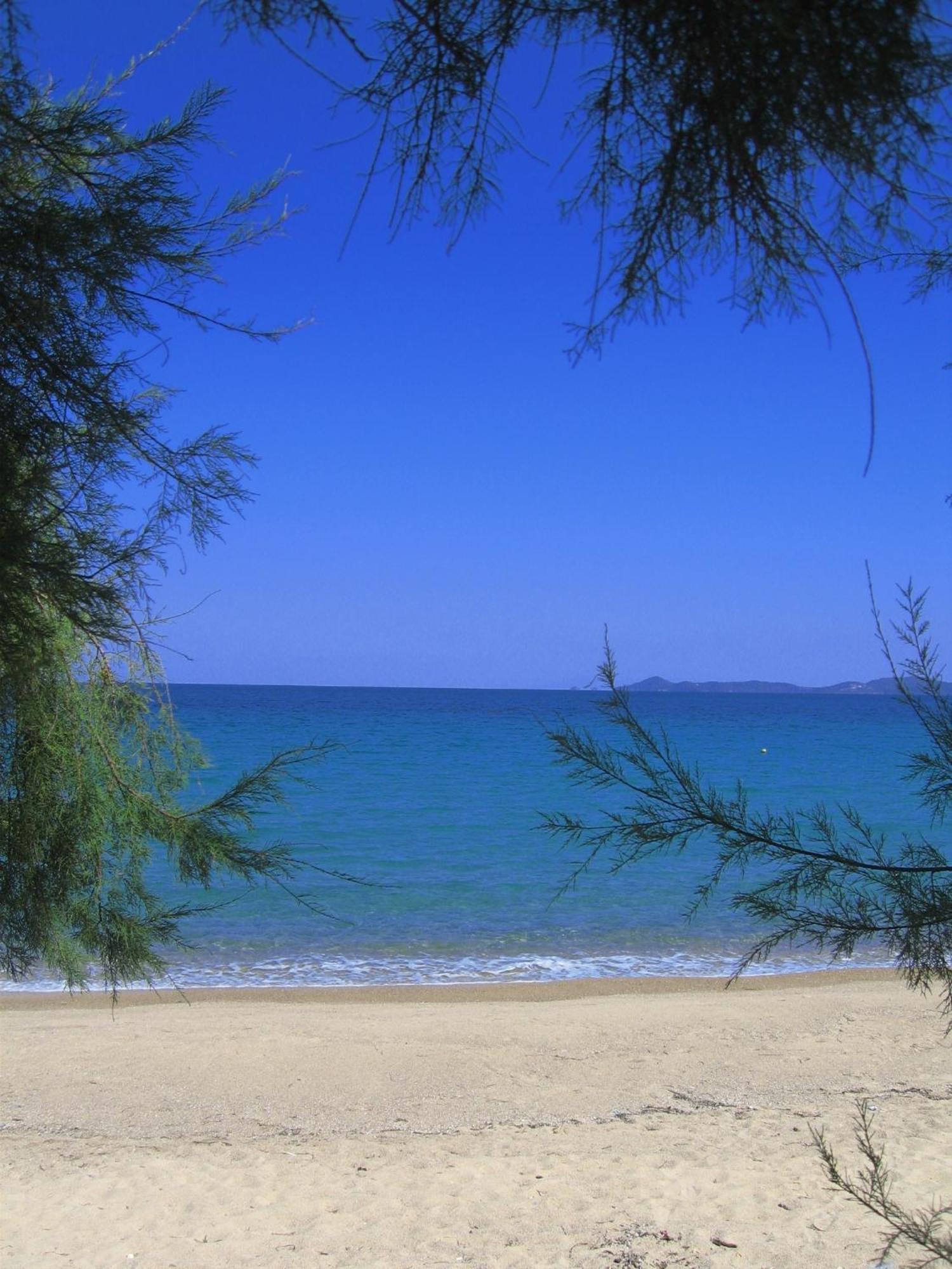 Seaview Aparthotel Nea Poteidaia Exterior photo