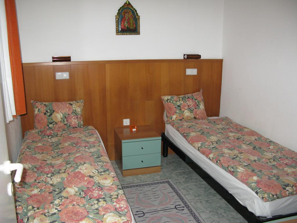 Seaview Aparthotel Nea Poteidaia Room photo