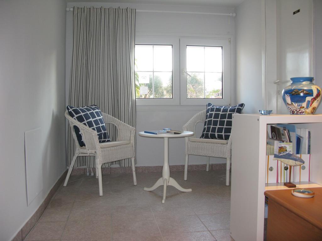 Seaview Aparthotel Nea Poteidaia Exterior photo
