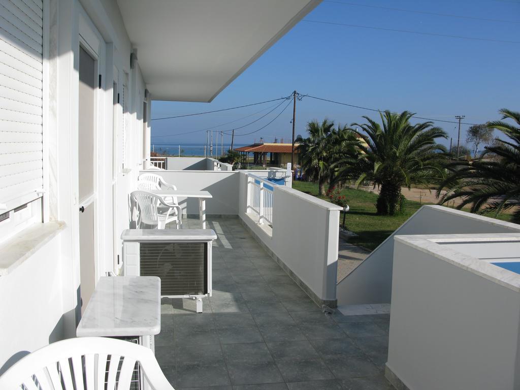 Seaview Aparthotel Nea Poteidaia Exterior photo