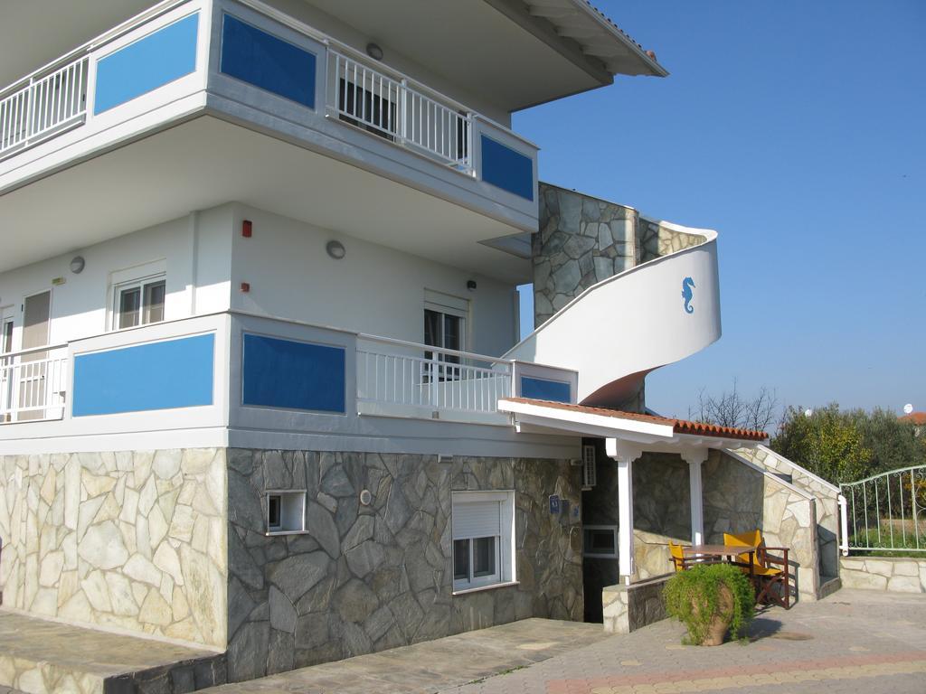 Seaview Aparthotel Nea Poteidaia Exterior photo