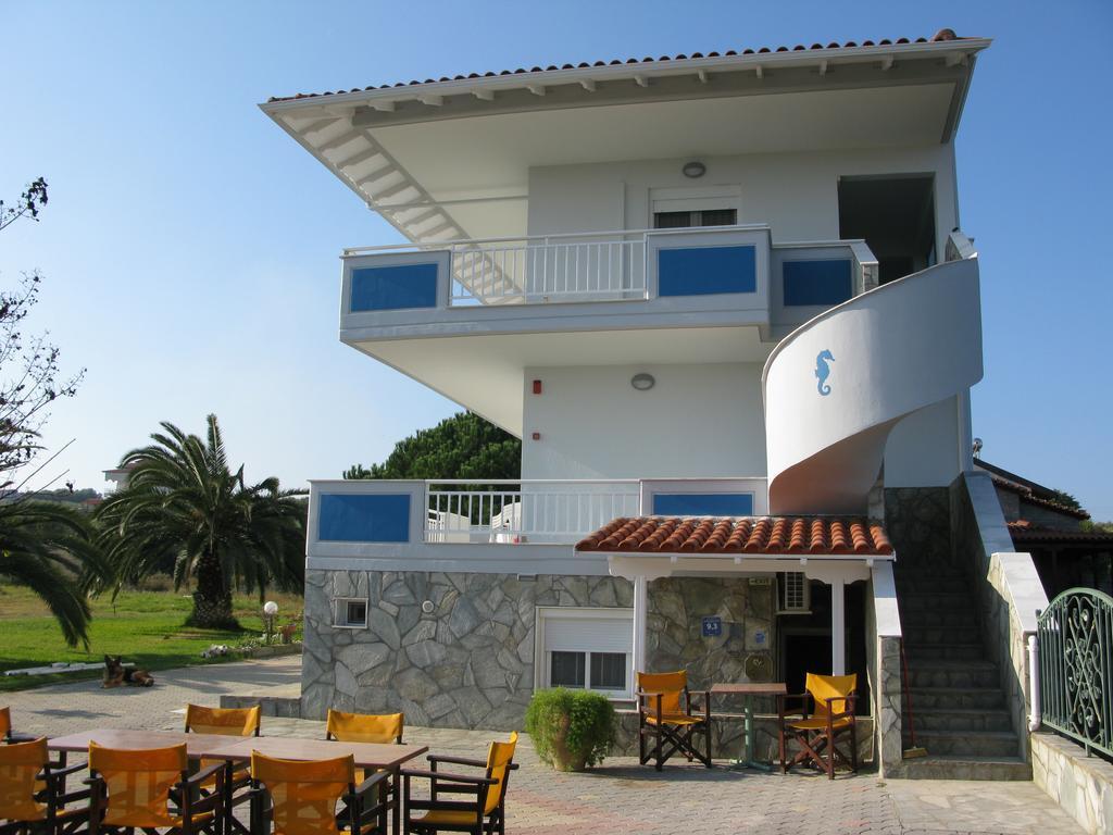Seaview Aparthotel Nea Poteidaia Exterior photo
