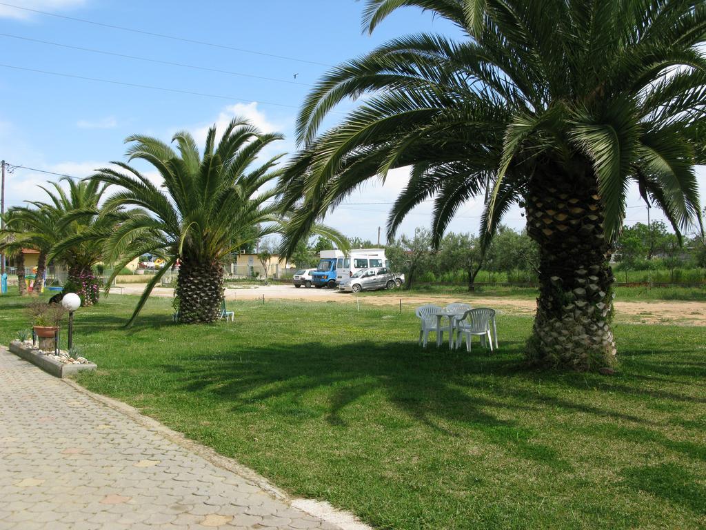 Seaview Aparthotel Nea Poteidaia Exterior photo