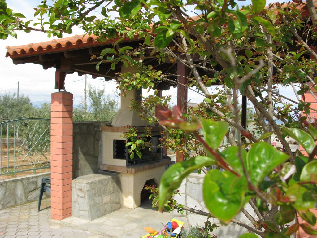Seaview Aparthotel Nea Poteidaia Exterior photo