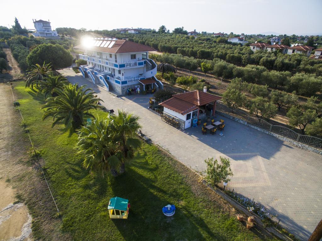 Seaview Aparthotel Nea Poteidaia Exterior photo