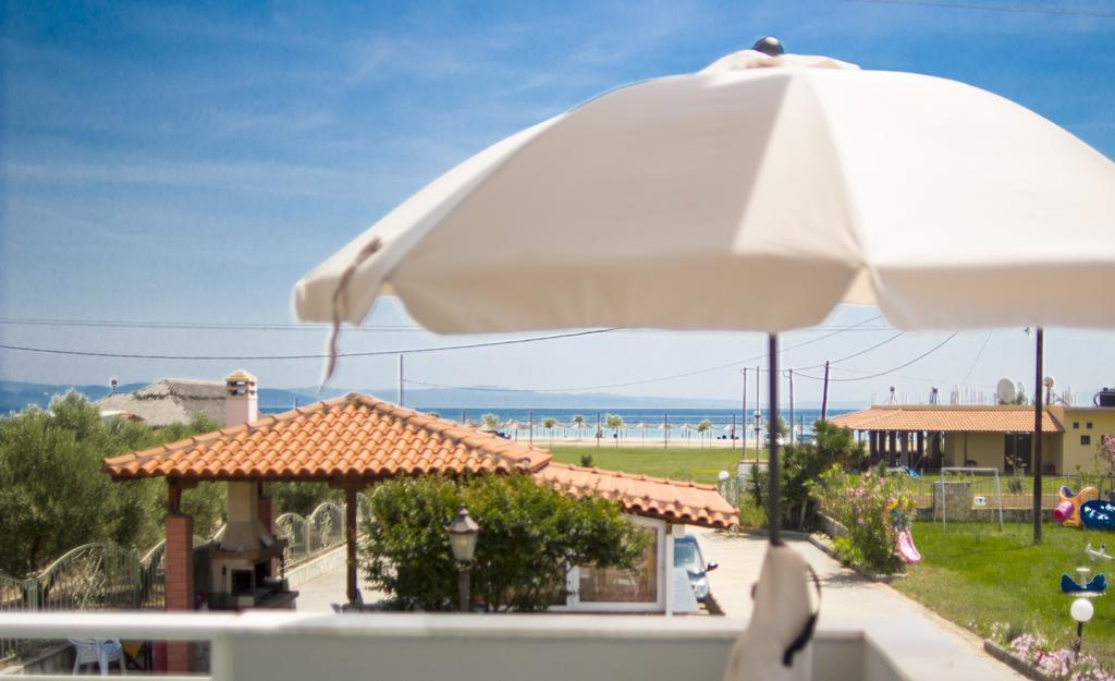 Seaview Aparthotel Nea Poteidaia Exterior photo