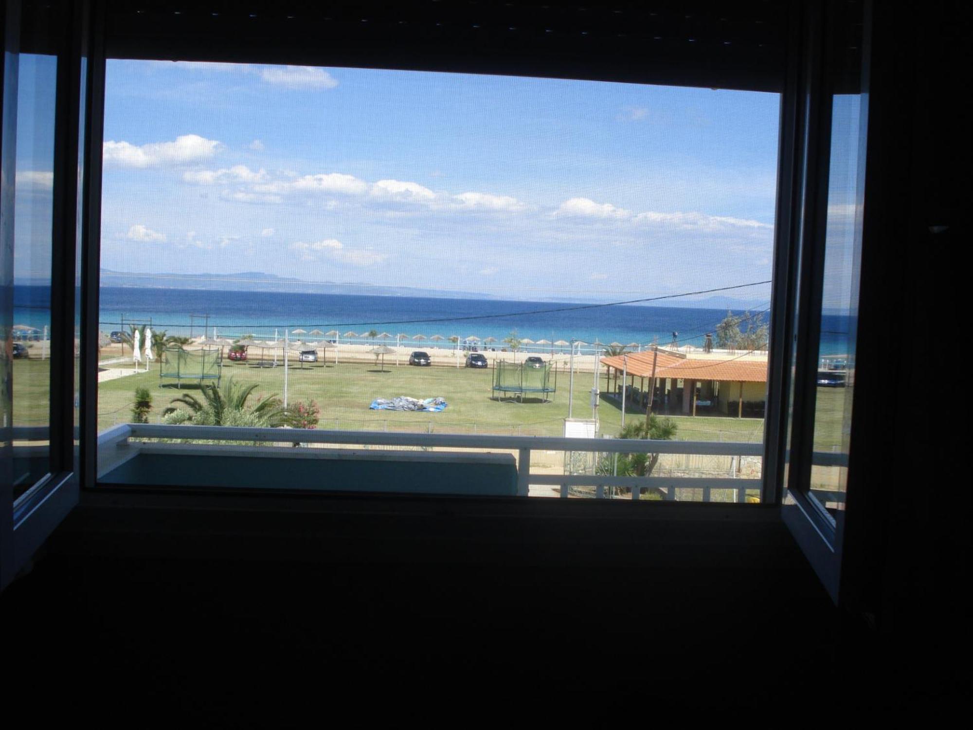 Seaview Aparthotel Nea Poteidaia Exterior photo