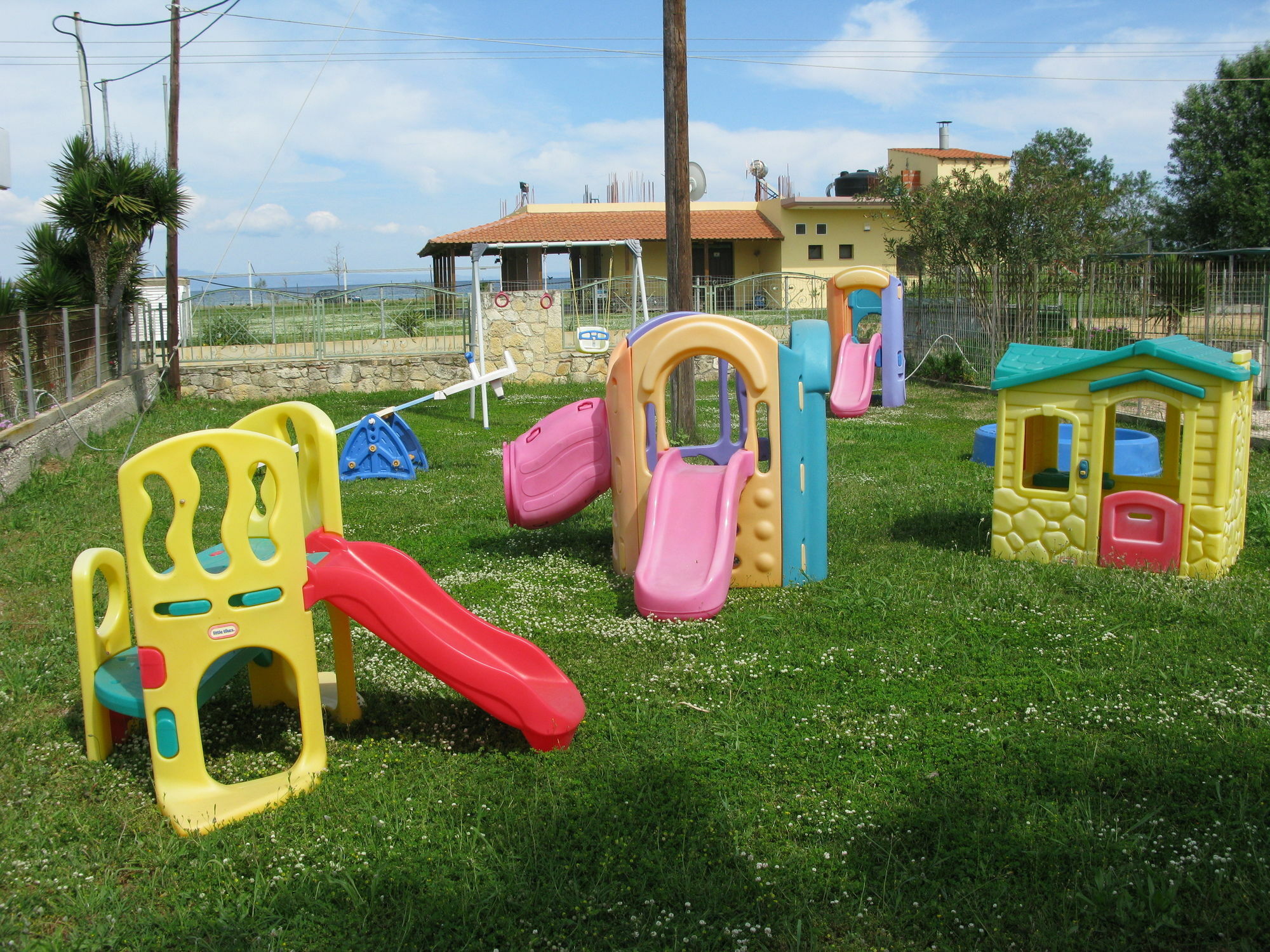 Seaview Aparthotel Nea Poteidaia Exterior photo