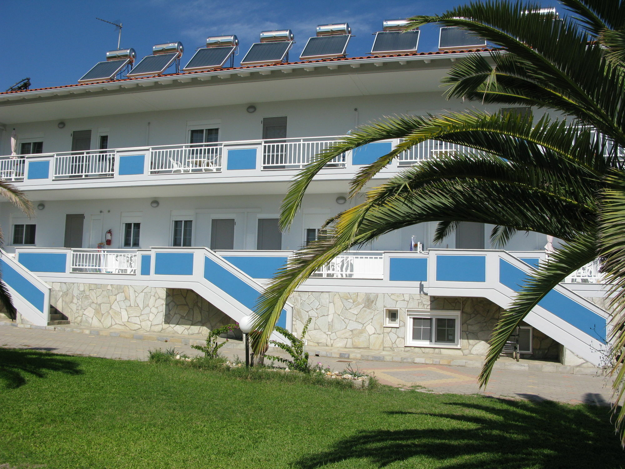 Seaview Aparthotel Nea Poteidaia Exterior photo